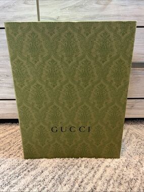 Gucci Green Patterned Magnetic Gift Box
